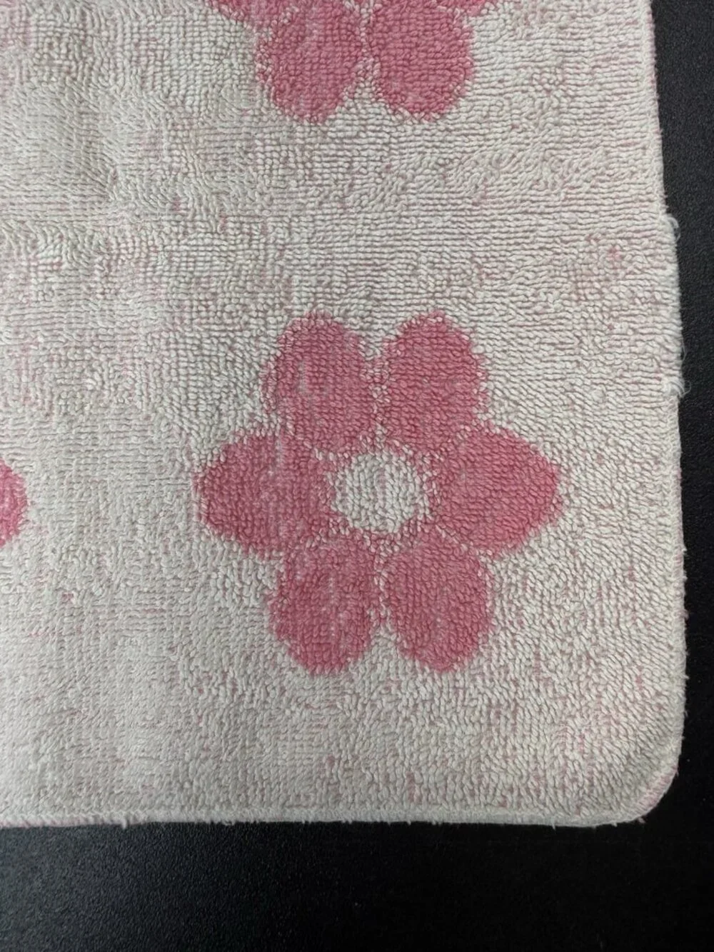 Vintage Daisy Floral Mod Floral Pink White Washcloth Cotton Face Towel MCM Retro